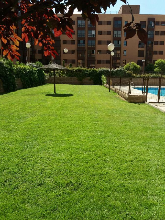 My Suites Madrid - Aeropuerto Ifema Екстериор снимка